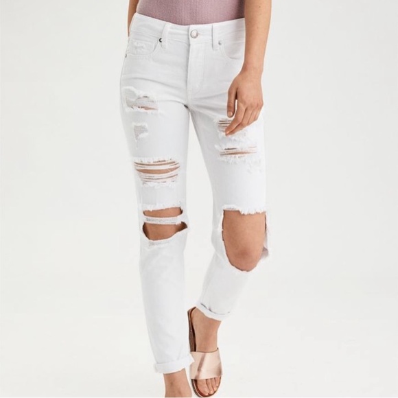 American Eagle Outfitters Denim - American Eagle tomgirl white distressed jeans size 4, holes, torn Tom Girl